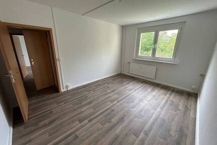 Demnächst mit Einbauküche! Gemütliche 2-Zimmer-Wohnung im Erdgeschoss! - Aschersleben