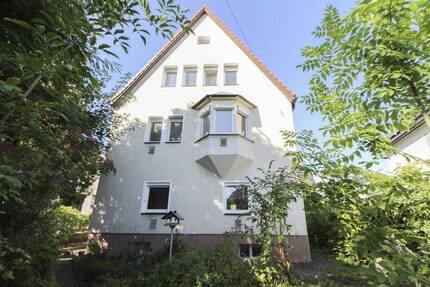 Interessantes MFH mit Wertsteigerungspotenzial und großem Garten in Top-Lage von Stuttgart