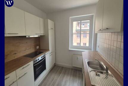 Zentral & ruhig mit Blick ins Grüne: Helle 2 Zimmer + Einbauküche + Laminat + Bad mit Fenster - Rostock Stadtmitte