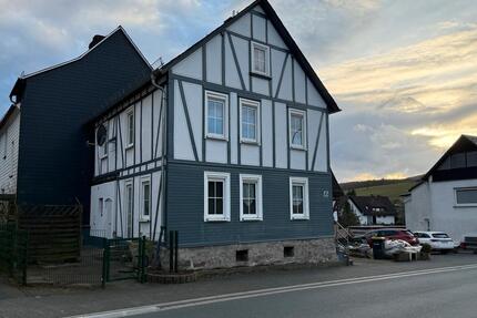 Charmantes Fachwerkhaus mit Terrasse in Haiger-Weidelbach