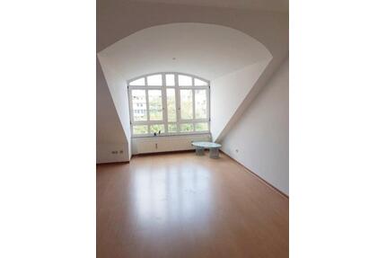 Moderne 2-Zimmer-Dachgeschosswohnung in München-Neuhausen – ruhig