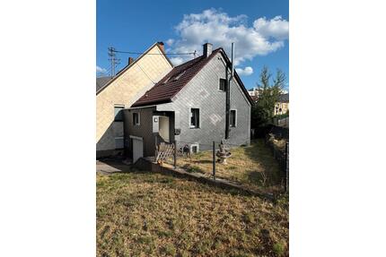 Kleines zentralgelegenes Einfamilienhaus in Riegelsberg