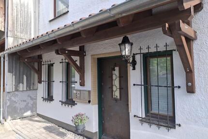 Große Wohnung in Pfarrkirchen - 1.250,00&nbsp;EUR Kaltmiete, ca.&nbsp; 150,00&nbsp;m&sup2; in Pfarrkirchen (PLZ: 84347)