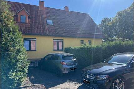 geräumige Doppelhaushälfte mit verglaster Giebelfront und großen Garten - Pößneck