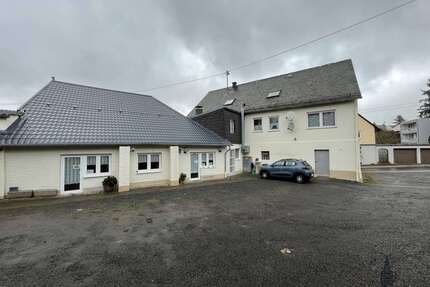 Haus zum Kaufen in Idar-Oberstein Göttschied 349.000,00 € 227 m² - Idar-Oberstein / Göttschied