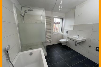Erstbezug nach Sanierung: Exklusive 3 Zimmer Wohnung mit Balkon, Wanne und Dusche! - Gera