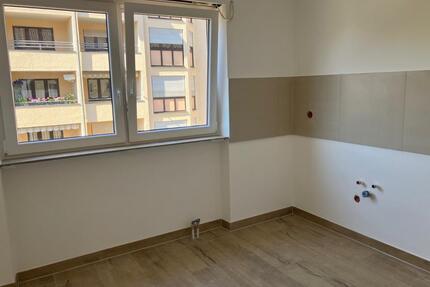 Sehr schöne komplett sanierte 1-ZI-ETW mit Balkon - Fürth Südstadt
