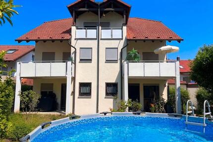 Wunderschöne 4 Zimmer Wohnung 2 Garagen 2 Bäder Riesen Keller - Reutlingen Sondelfingen