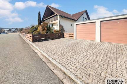 Einfamilienhaus mit Wintergarten und Doppelgarage - Konradsreuth