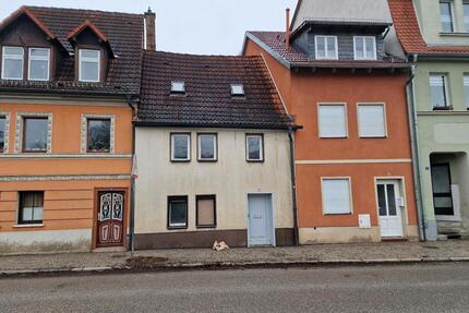 Einfamilienhaus - 95.000,00&nbsp;EUR Kaufpreis, ca.&nbsp; 113,00&nbsp;m&sup2; in Naumburg (Saale) (PLZ: 06618)