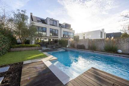 Exklusives Architektenhaus mit Pool & Wellnessflair in bester Lage von Neuss!