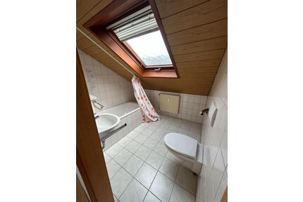 grosszügige 1-Zi, DG - ruhige Lage, 72458 - Albstadt