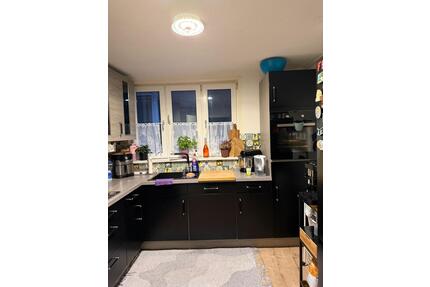 Zimmer zu vermieten für - 350,00&nbsp;EUR Kaltmiete, ca.&nbsp; 110,00&nbsp;m&sup2; in Reutlingen (PLZ: 72764)