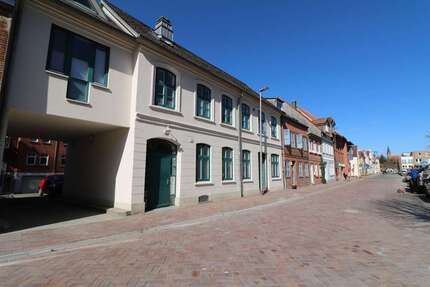 Haus zum Kaufen in Eckernförde 599.000,00 € 193 m²