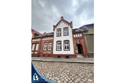 Haus zum Kaufen in Tangermünde 215.000,00 € 270 m²