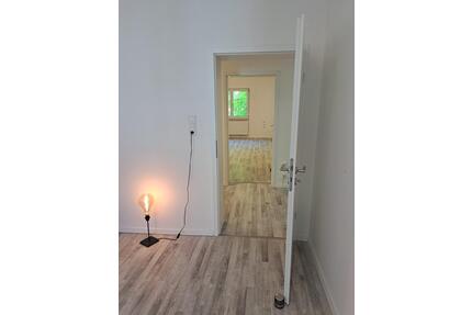Helle Wohnung mit hübschem Balkon, Erstbezug nach Renovierung - Nürnberg Gibitzenhof