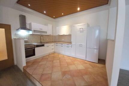 Großzügige 3-Zi-Whg. mit EBK im Hochparterre mit Wa+Du - Weida