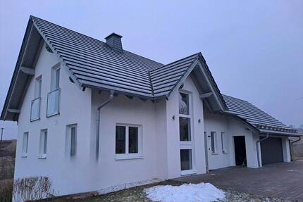 Modernes EFH zu vermieten – möbliert – PV mit Speicher, Wallbox - Haunetal