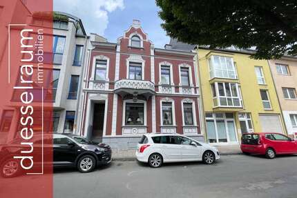 Haus zum Kaufen in Düsseldorf Eller 520.000,00 € 248 m² - Düsseldorf / Eller