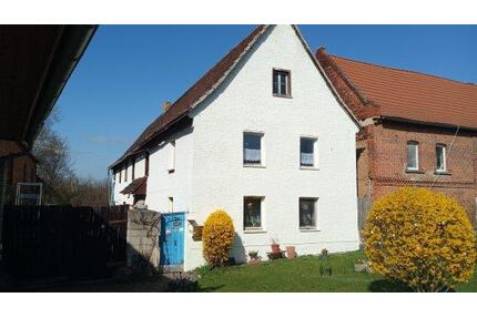 Dreiseitenhof - 49.000,00&nbsp;EUR Kaufpreis, ca.&nbsp; 220,00&nbsp;m&sup2; in Freyburg (Unstrut) (PLZ: 06632)