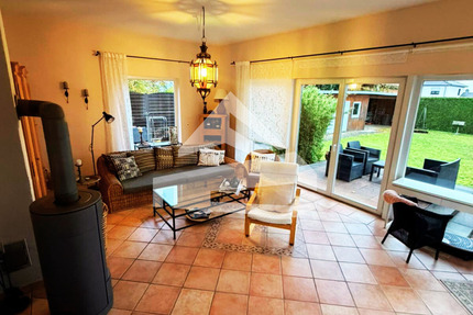 Wohnen mit Wohlfühlfaktor – Einfamilienhaus mit Kamin, zwei Terrassen & Traumgarten - Thalfang Bäsch