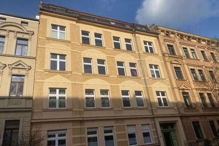 Wohnung zum Mieten in Halle (Saale) 730,00 € 90.43 m²