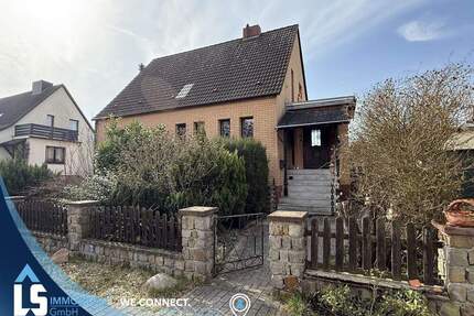 Ruhig gelegenes Einfamilienhaus mit Terrasse, Balkon und Sauna in Stendal-Röxe