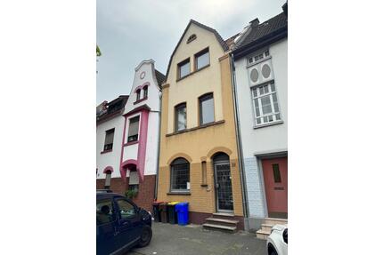 Familienfreundliches Stadthaus mit 4 Zimmern, Garten - Krefeld Gartenstadt