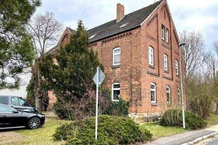 Mehrfamilienhaus mit 7 Wohneinheiten sowie Ausbaureserve - Hohenmölsen Wählitz