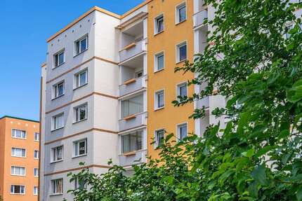 Wohnung zum Mieten in Rostock 503,00 € 67.65 m²