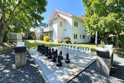 Haus zum Kaufen in Erbes-Büdesheim 685.000,00 € 260 m²