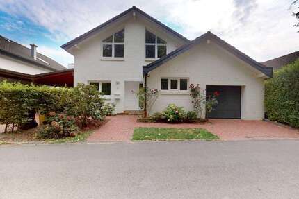 Haus zum Mieten in Düsseldorf 4.925,00 € 200 m²