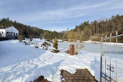 Einzigartiges Anwesen am eigenen See - Wohnen im Einklang mit der Natur - Haundorf / Obererlbach