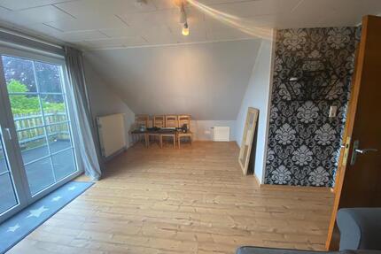 Gemütliche 3 Zimmer Dachgeschoss Wohnung - Pahlen