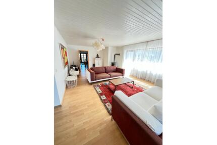 Wohnen auf einer Ebene - großer Bungalow mit Einliegerwohnung - Niddatal