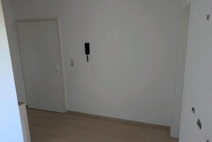 Vermiete in Gera 2 Raum Wohnung, 56qm, Einbauküche, Laminat,