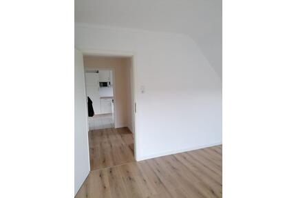 Zentrale 3-Zimmer-Wohnung (70 m²) im 2. OG mit Einbauküche - Sulingen