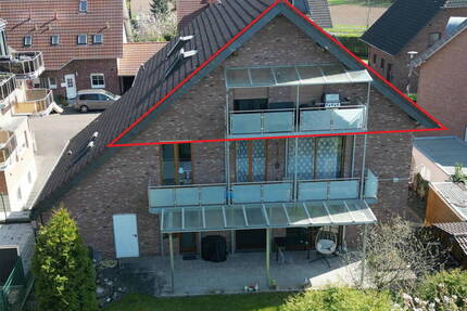Ruhige Dachgeschosswohnung mit Balkon in Keldenich * 4-Zimmer - Wesseling