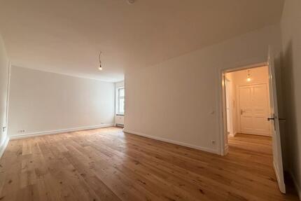 Erstbezug nach Renovierung: Ruhiges Altbau-Juwel mit 3 Zimmern - Berlin Mitte