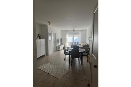 Moderne 2-Zimmer-Wohnung mit Balkon, Einbauküche und Stellplatz – Baujahr 2013 - Miltenberg