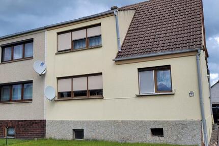 Doppelhaushälfte - 90.000,00&nbsp;EUR Kaufpreis, ca.&nbsp; 120,00&nbsp;m&sup2; in Breitungen/Werra (PLZ: 98597)