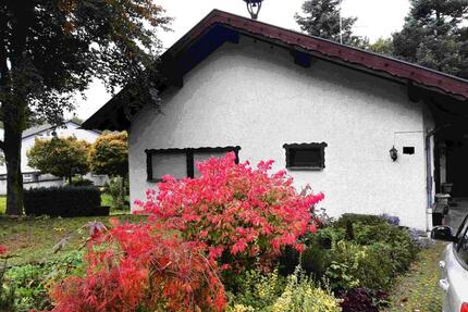 Wohnhaus mit zwei Wohnungen 120m² + 80m² + 2.Bebauungsmöglichkeit - Niederzissen