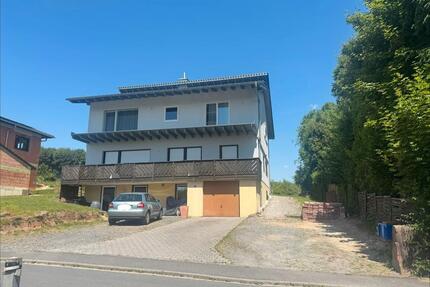 Zweifamilienhaus mit großen Garten - Erbach