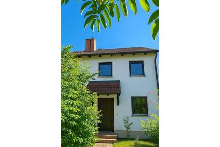 Haus zum Mieten in Erlangen 2.100,00 € 156 m²