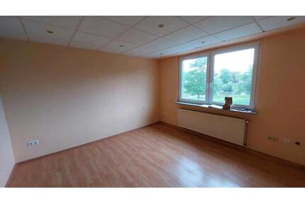 3-Zi.-Wohnung + Mini-Job - 250,00&nbsp;EUR Kaltmiete, ca.&nbsp; 60,00&nbsp;m&sup2; in Höxter (PLZ: 37671)