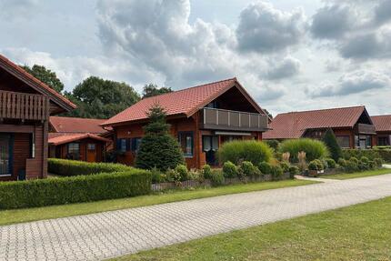 Einfamilienhaus mit Carport in 1. Reihe mit Seeblick - Walchum