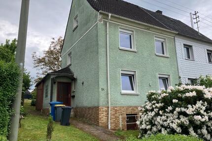 Charmante Doppelhaushälfte mit großem Garten und viel Potential - Betzdorf