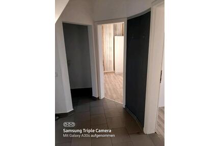 Schöne Wohnung - 787,00&nbsp;EUR Kaltmiete, ca.&nbsp; 93,00&nbsp;m&sup2; in Wuppertal (PLZ: 42285) Unterbarmen