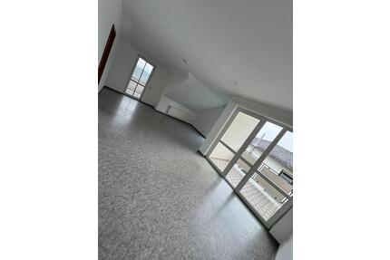 82qm in Prüm zu vermieten - 880,00&nbsp;EUR Kaltmiete, ca.&nbsp; 82,00&nbsp;m&sup2; in Prüm (PLZ: 54595)