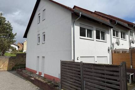 Für die ganze Familie: Reihenendhaus mit 4 Schlafzimmern in Mehlbach